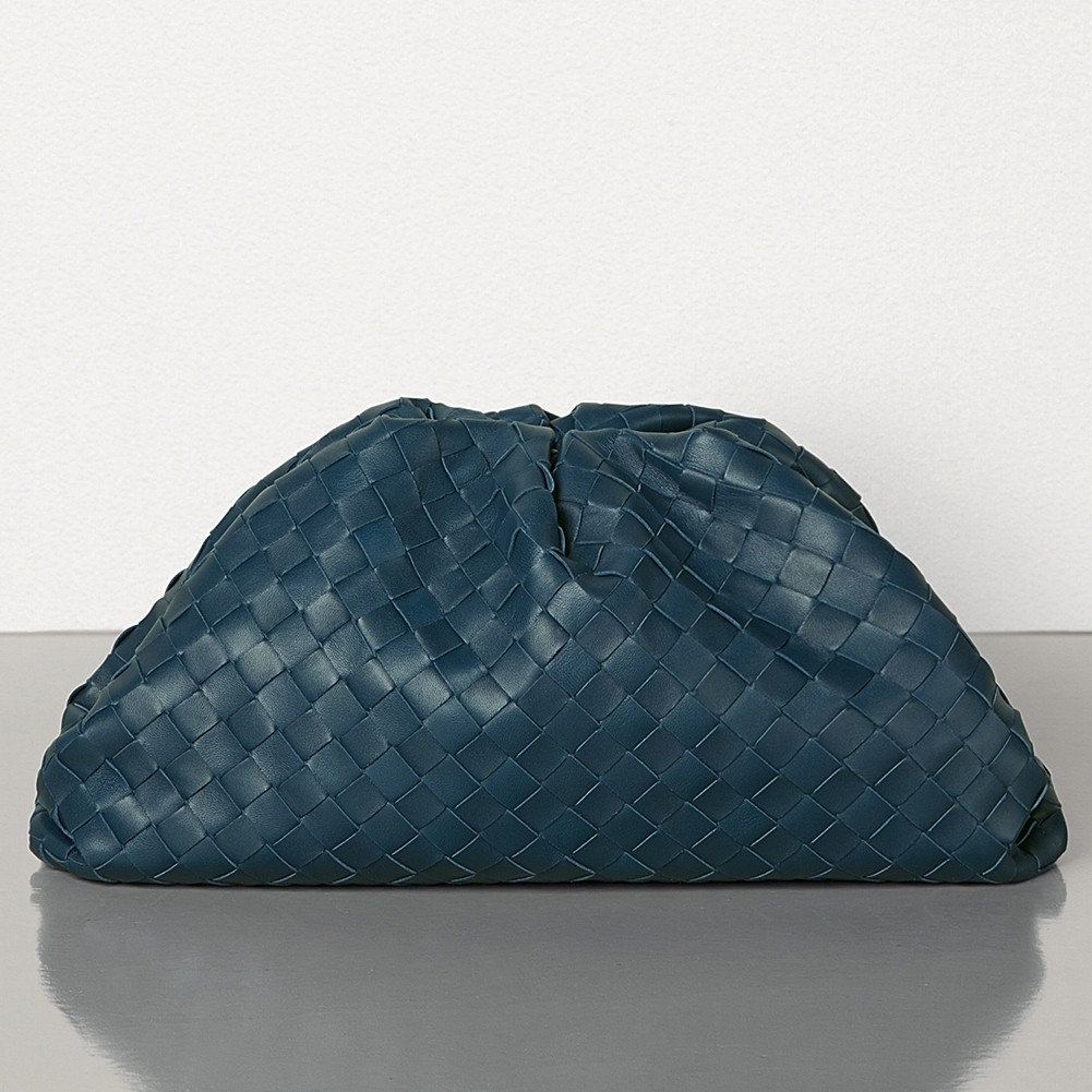 bo*te*ga Ve*ne*ta the pouch clutch in dark blue intrecciato leather