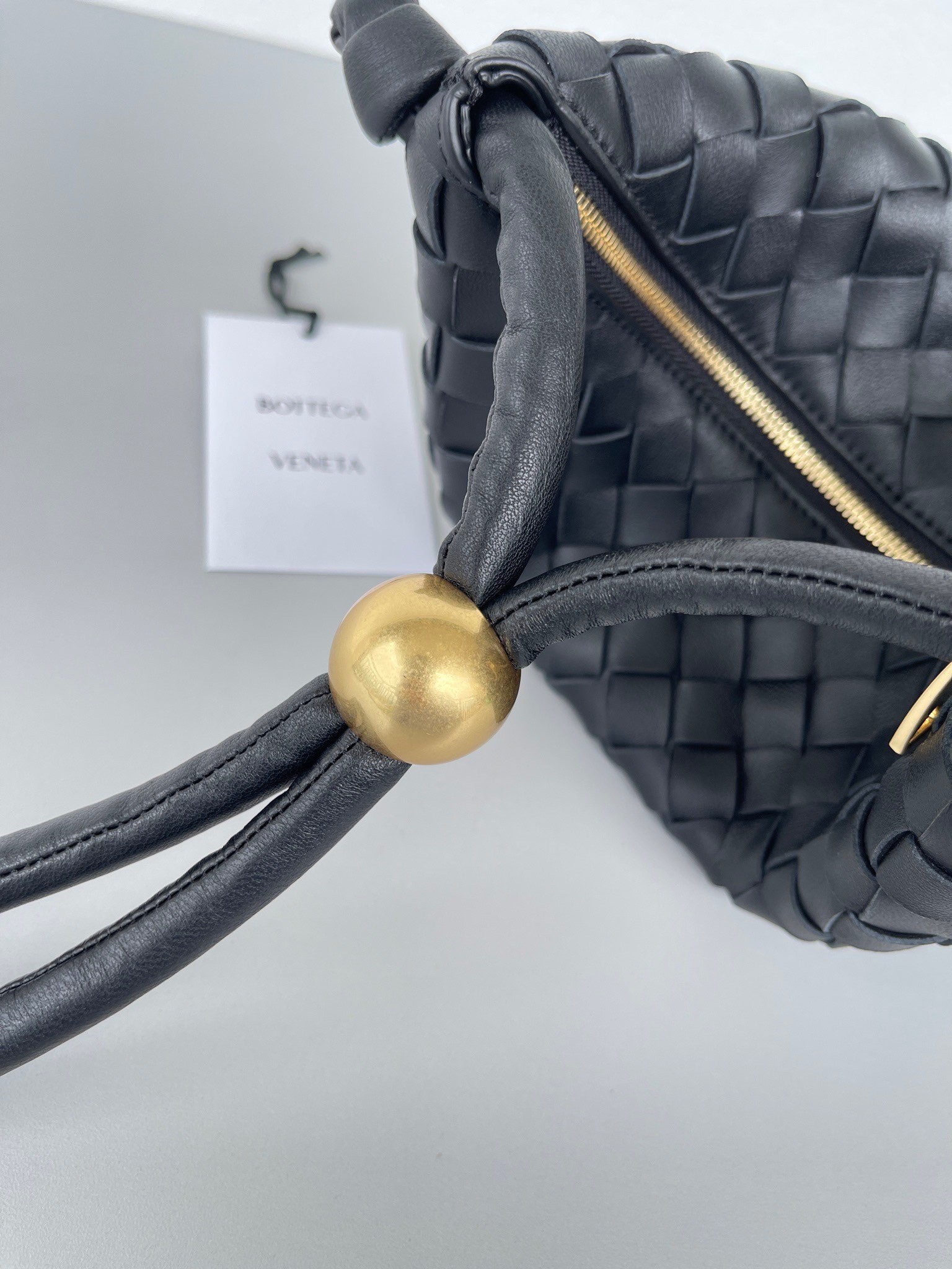 bo*te*ga Ve*ne*ta turn bag in black intrecciato lambskin