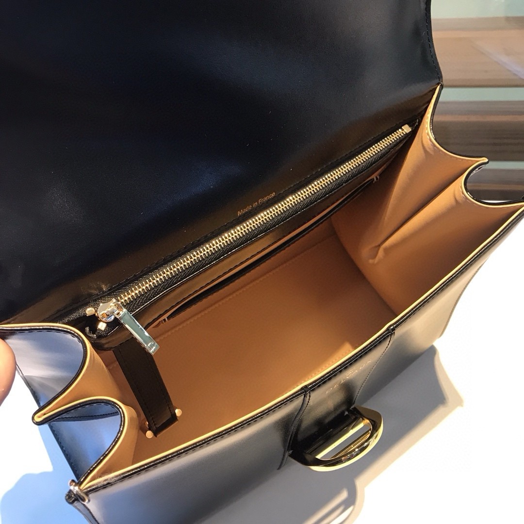 De1uavx brillant mm bag in black box calf leather