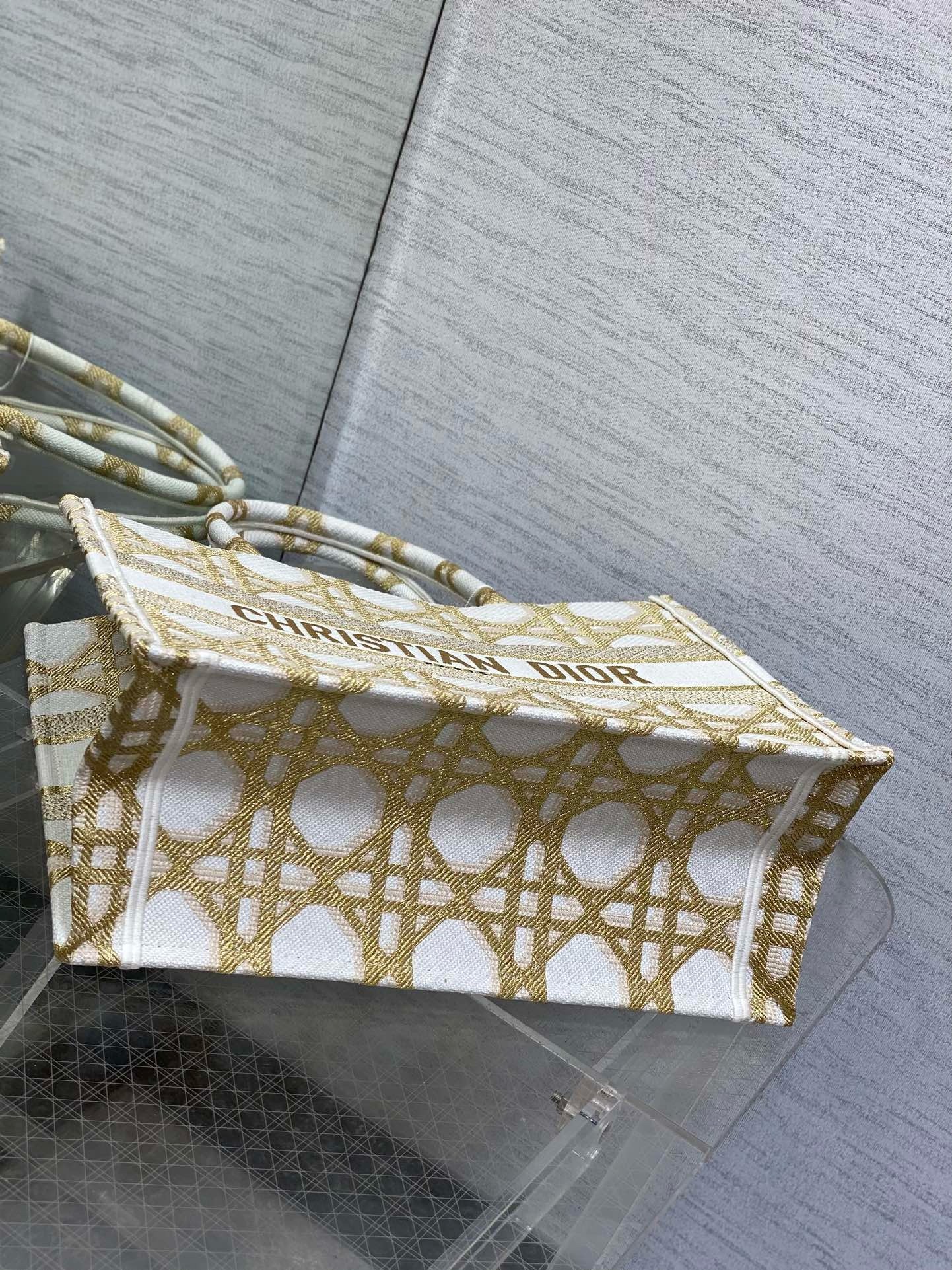 D*or medium book tote bag in white and gold macrocannage embroidery