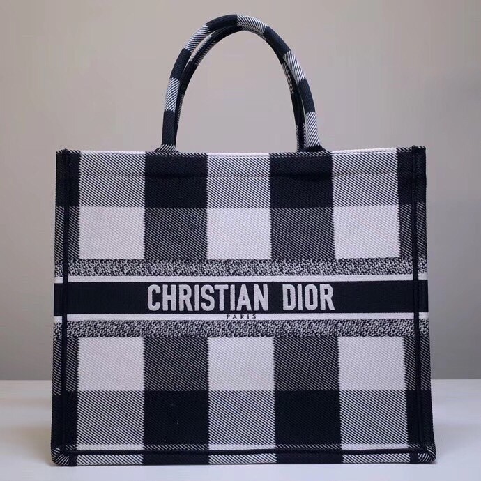 D*or book tote bag in white/black check embroidered canvas
