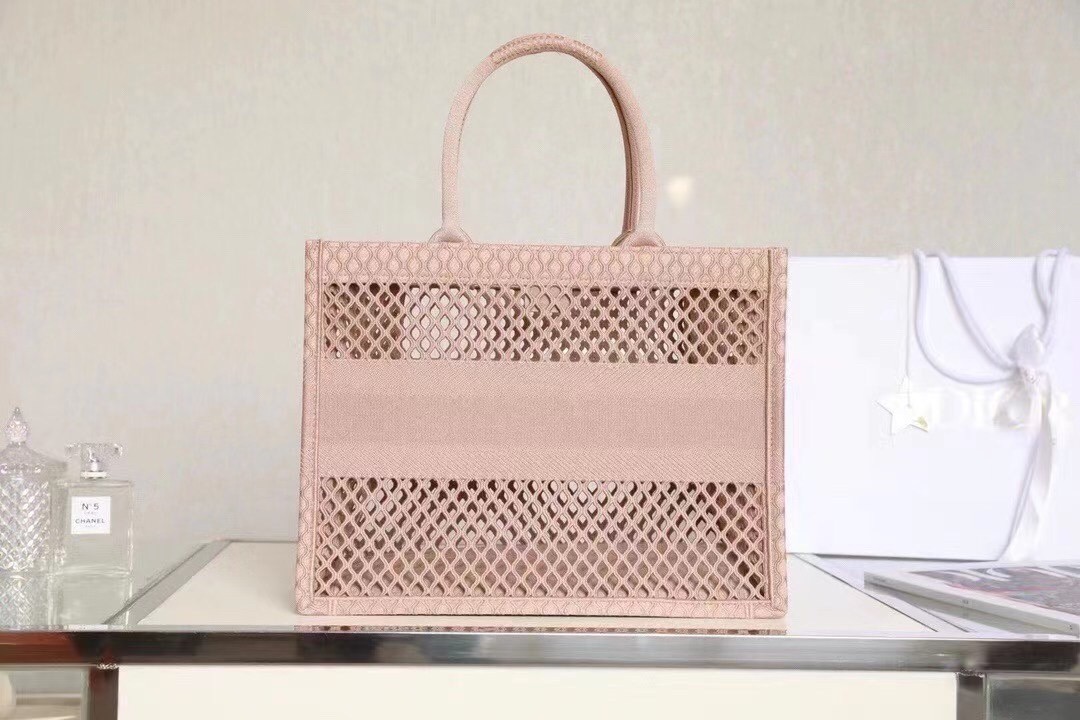 D*or book tote bag in beige mesh embroidery