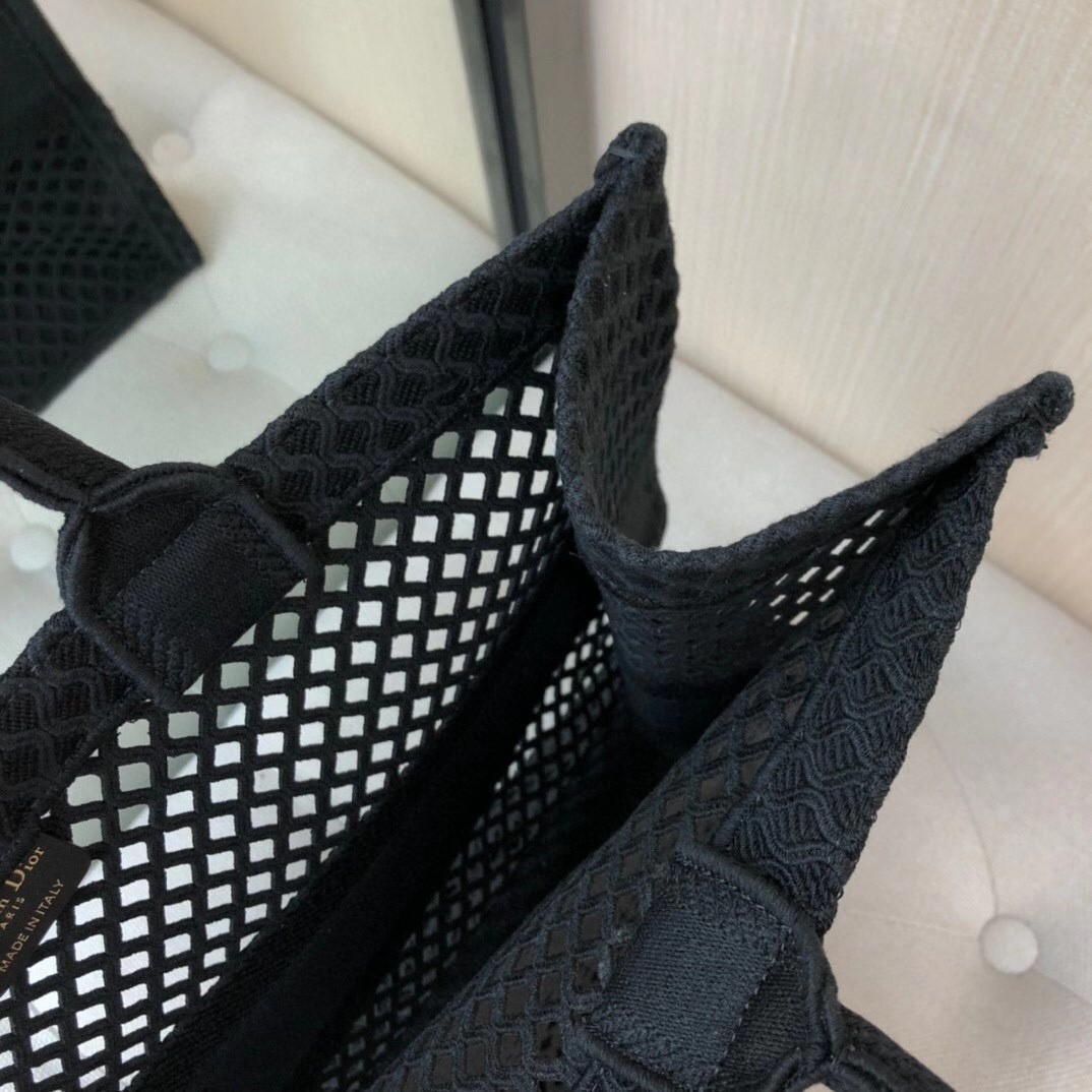 D*or book tote bag in black mesh embroidery