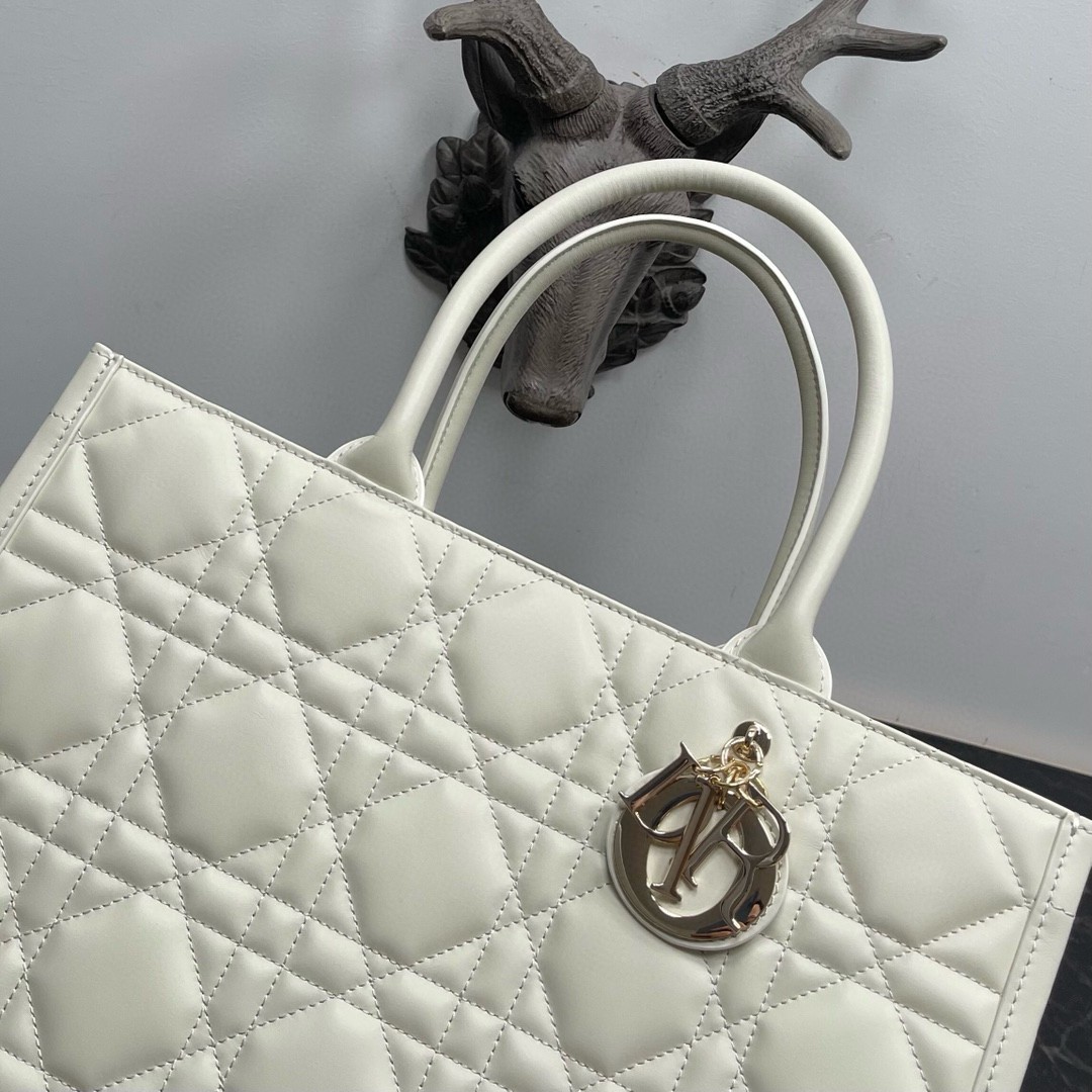 D*or medium book tote bag with strap in white macrocannage calfskin
