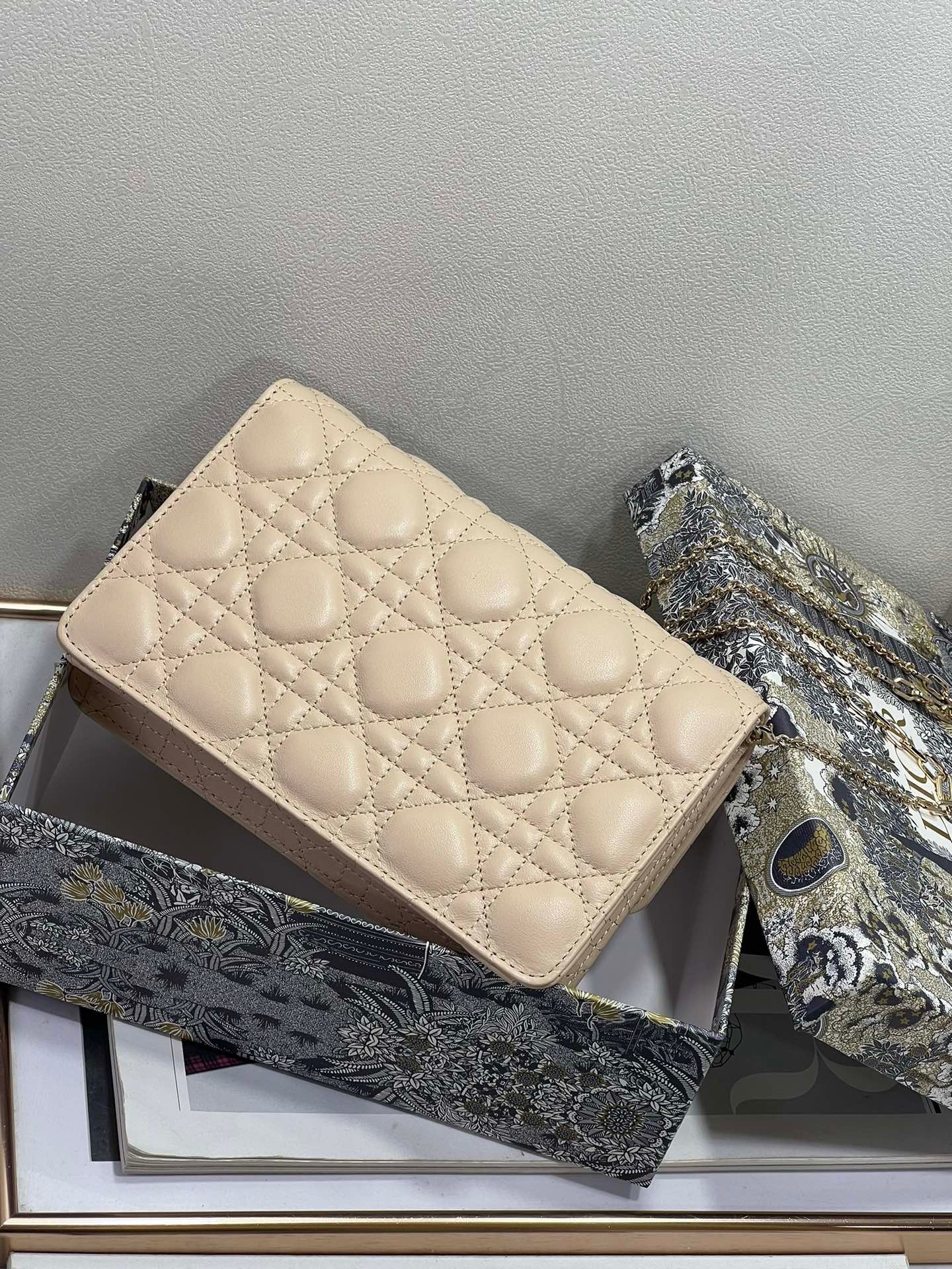 D*or lady D*or chain pouch in beige cannage lambskin