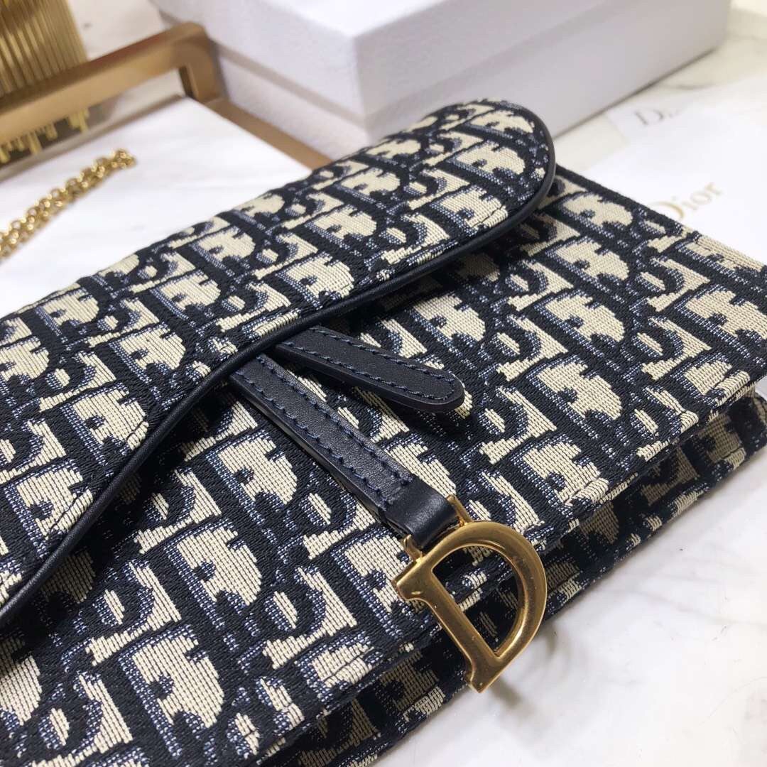 D*or blue oblique saddle chain clutch