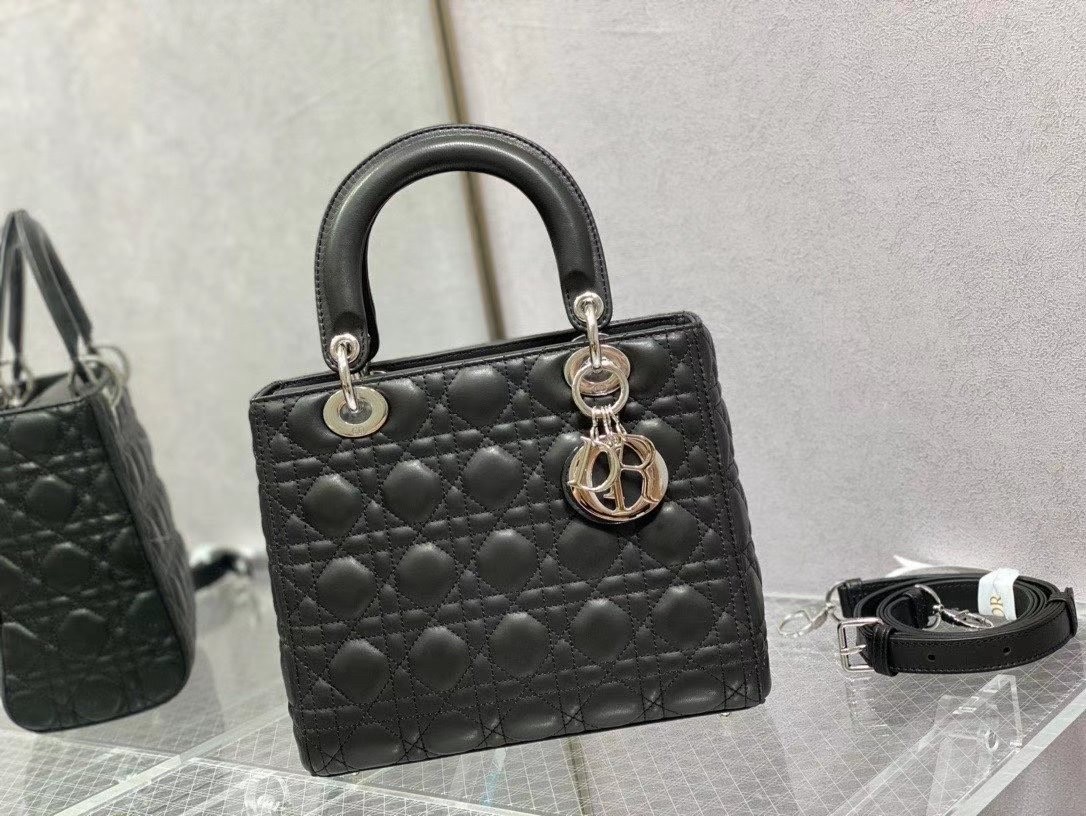 D*or medium lady D*or bag in noir cannage lambskin