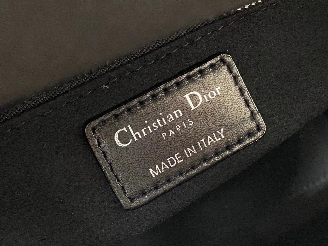 D*or medium lady D*or bag in noir cannage lambskin