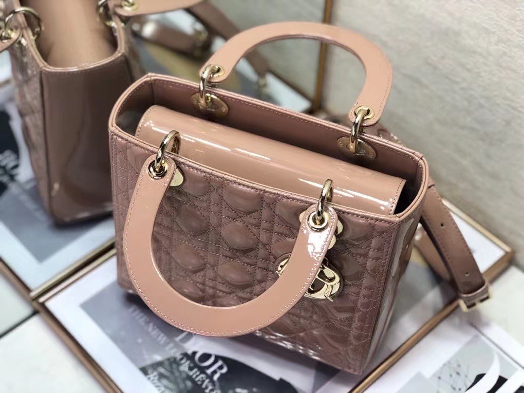 D*or medium lady D*or bag in powder patent cannage calfskin