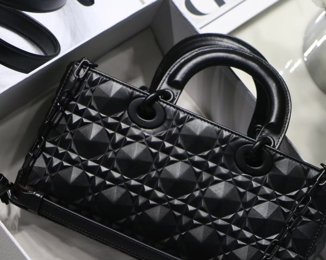 d*or lady d-joy bag in black calfskin with Di*m*nd motif