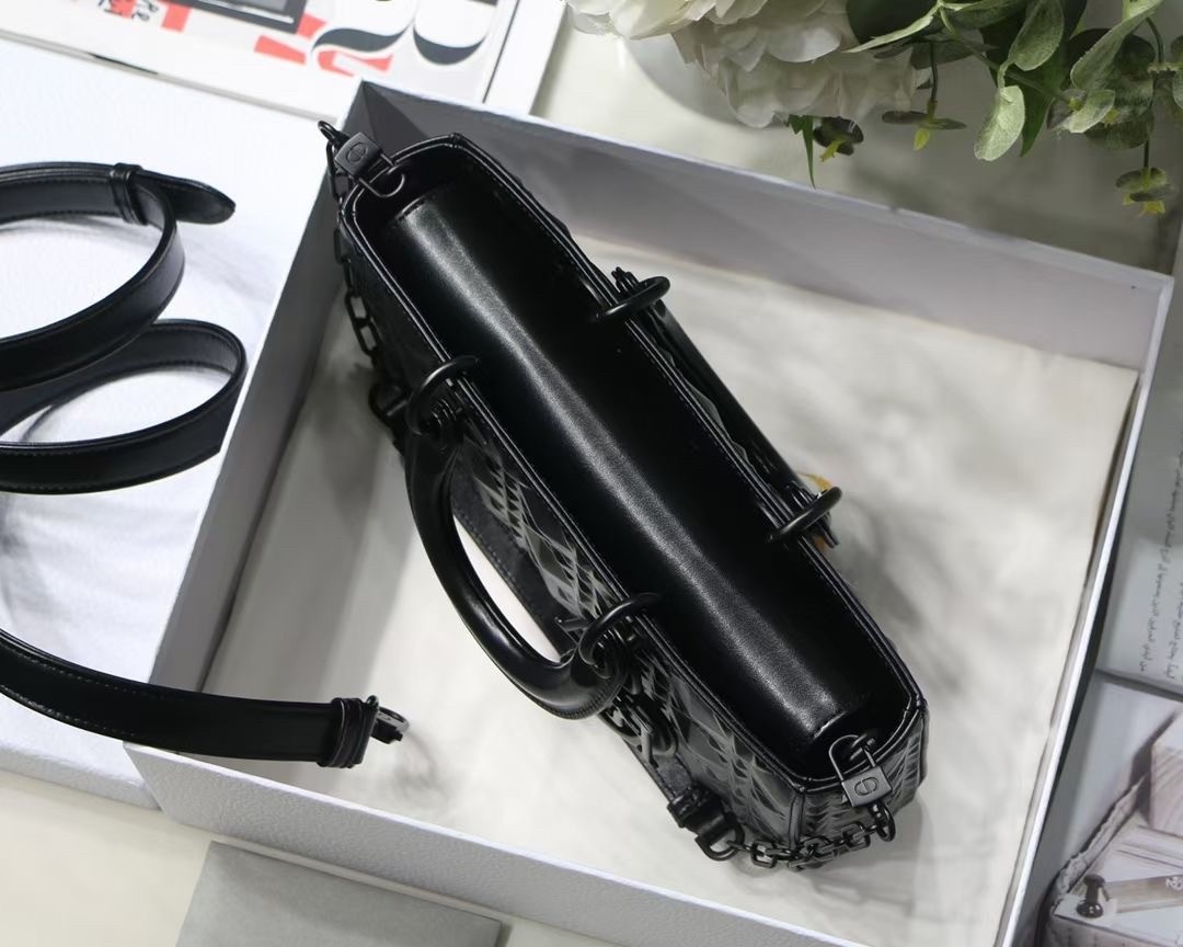 d*or lady d-joy bag in black calfskin with Di*m*nd motif