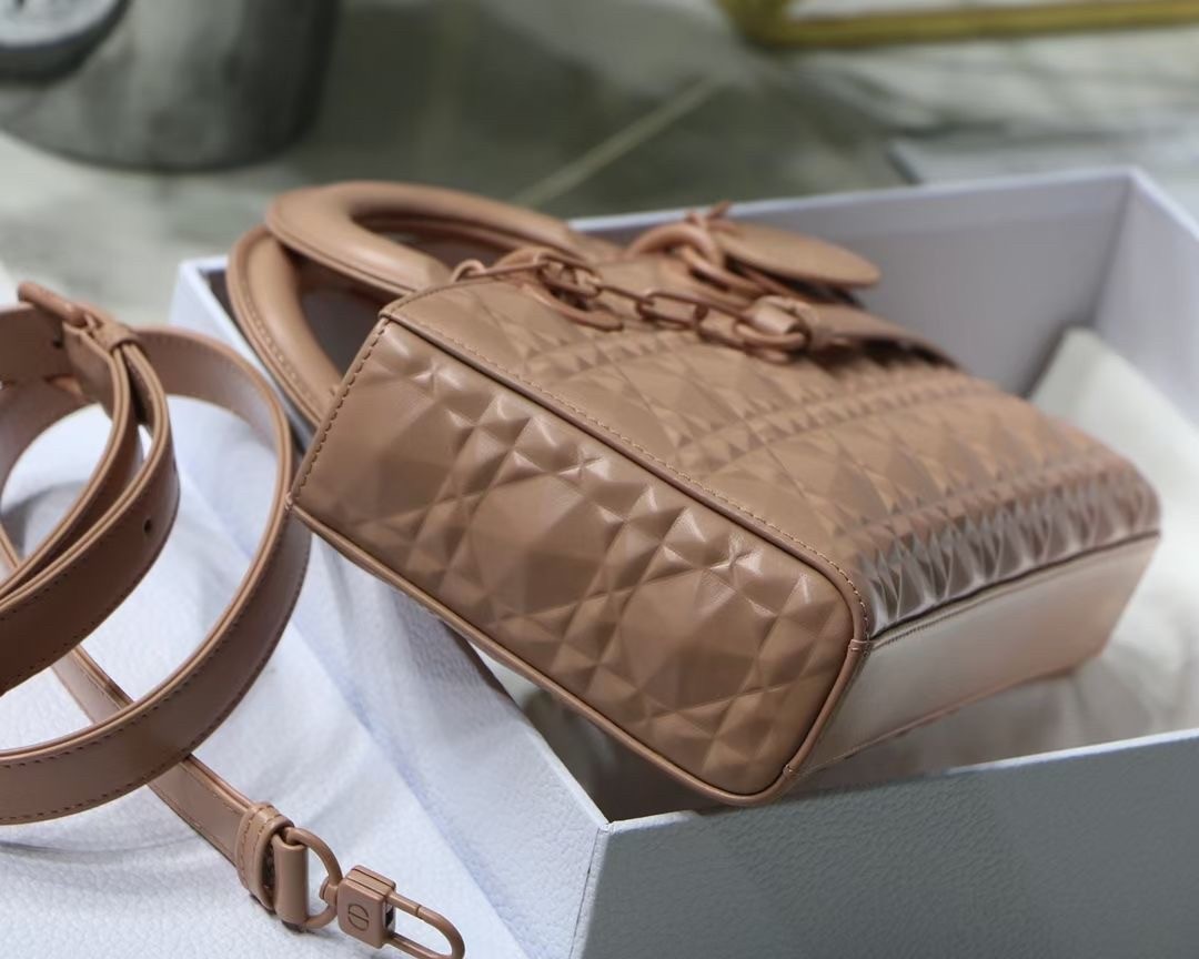 d*or lady d-joy bag in poudre calfskin with Di*m*nd motif