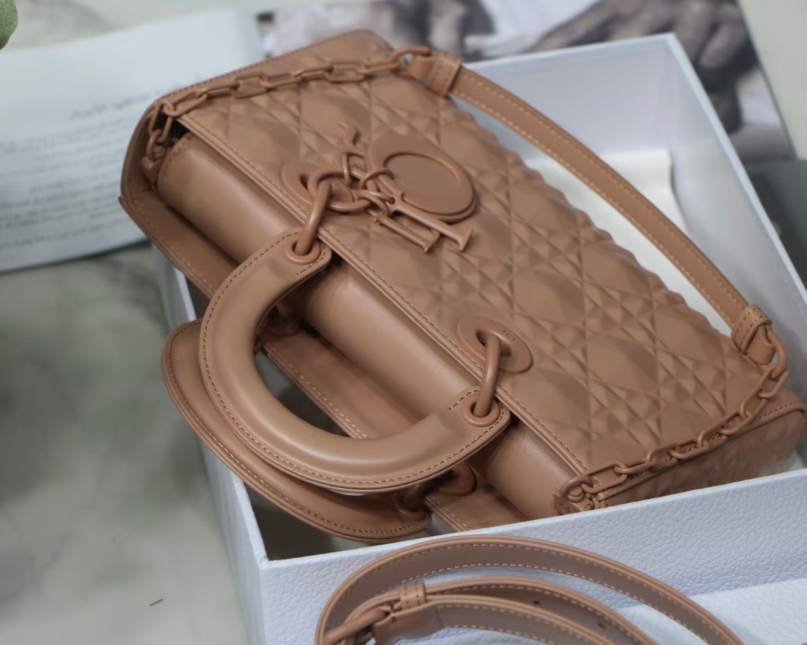 d*or lady d-joy bag in poudre calfskin with Di*m*nd motif