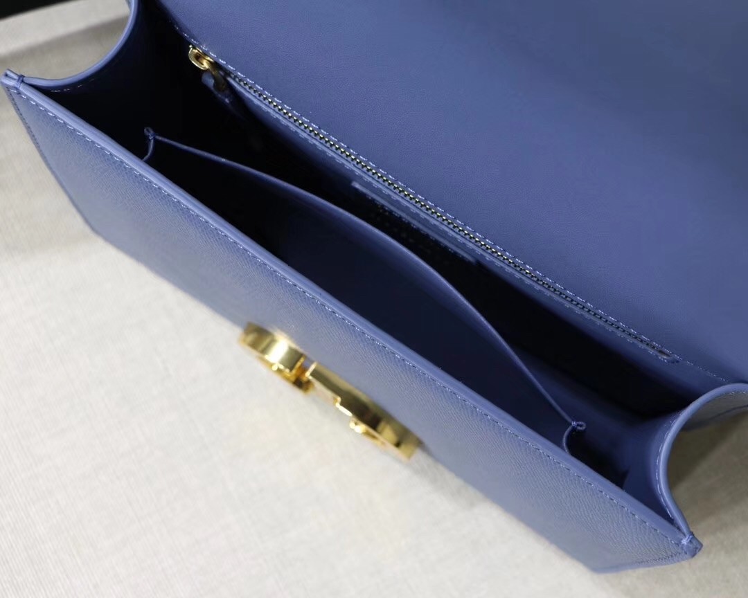 d*or 30 montaigne bag in De*1m blue grained calfskin