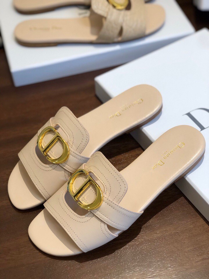 D*or 30 montaigne slides in beige calfskin