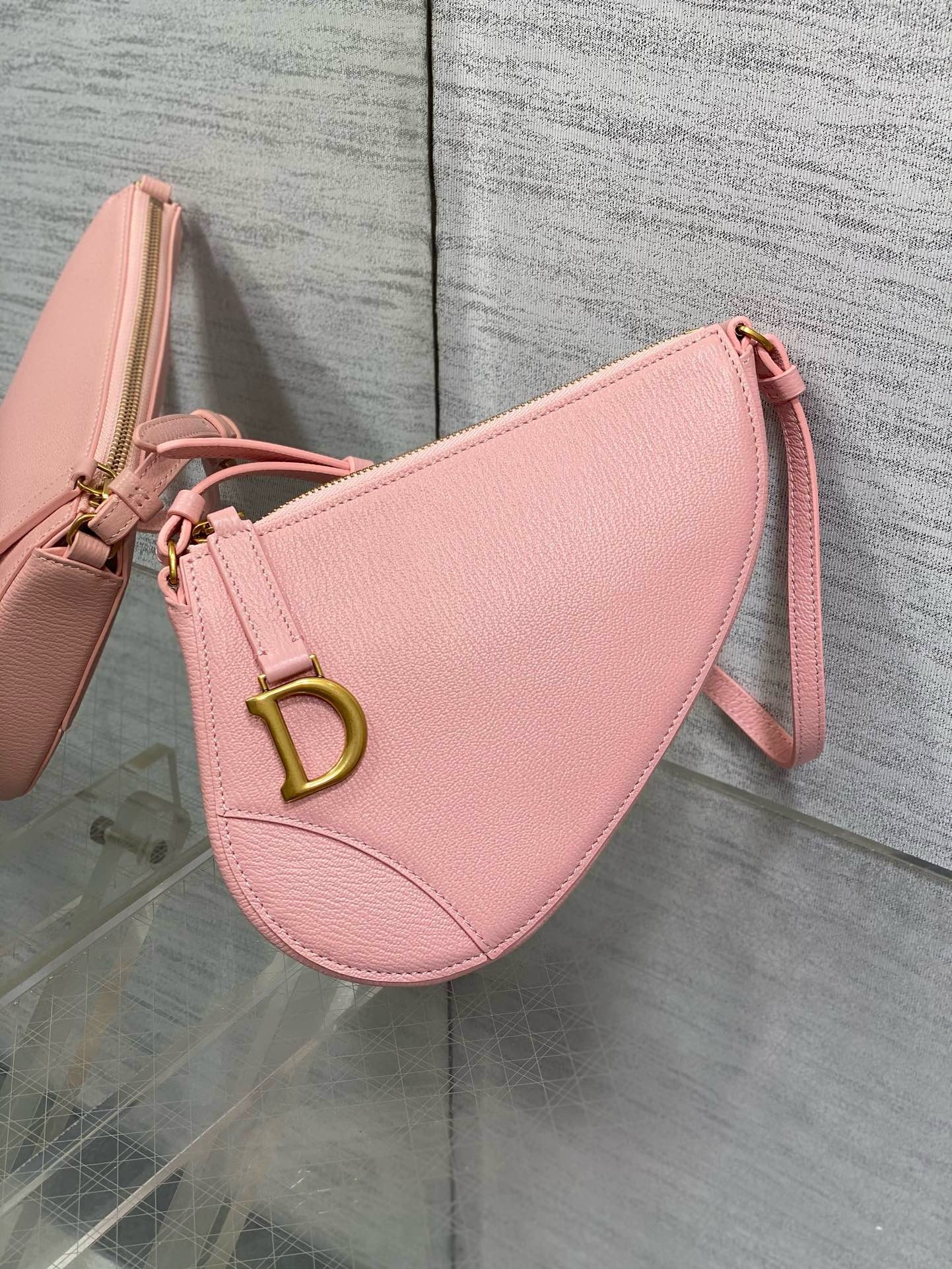 D*or saddle rodeo pouch in pink goatskin