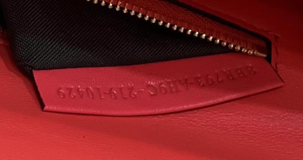 F**di baguette chain midi bag in red nappa leather