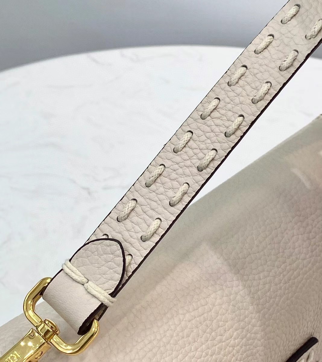 F**di medium baguette bag in white grain leather