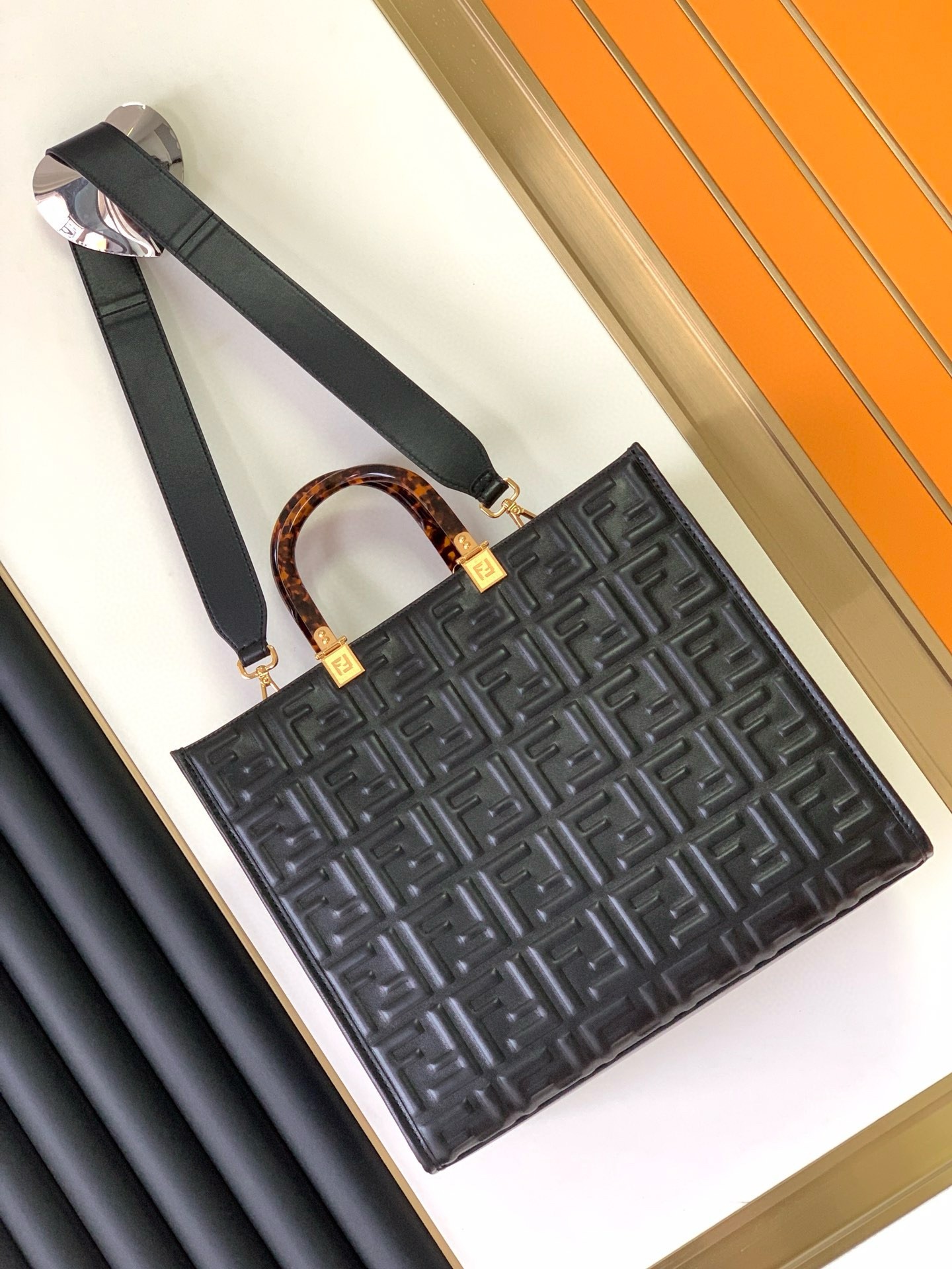 F**di sunshine medium tote bag in black ff calfskin