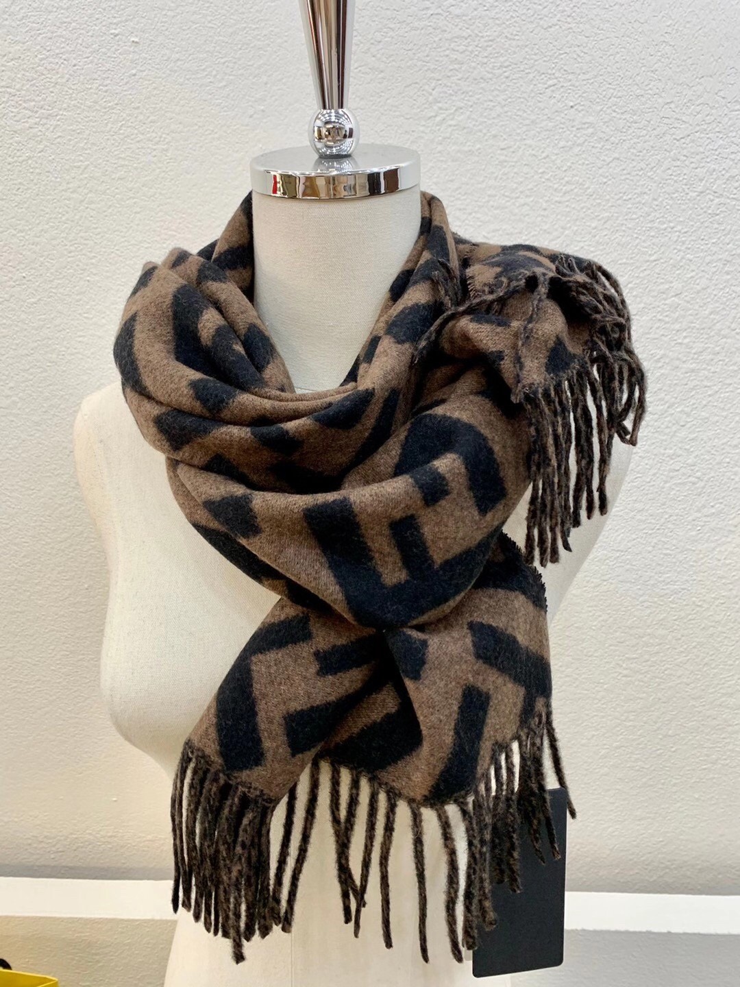 F**di brown cashmere ff long scarf