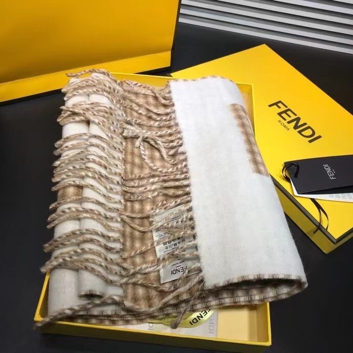 F**di scarf in beige wool and cashmere