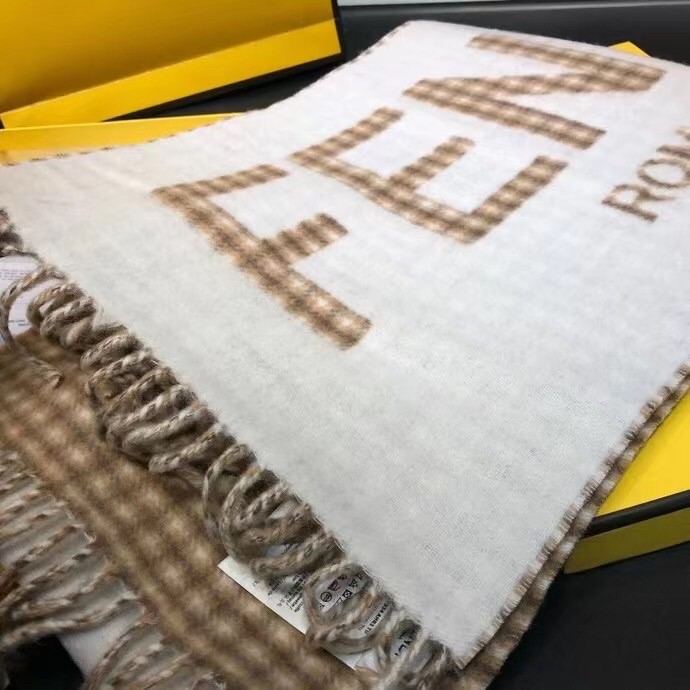 F**di scarf in beige wool and cashmere