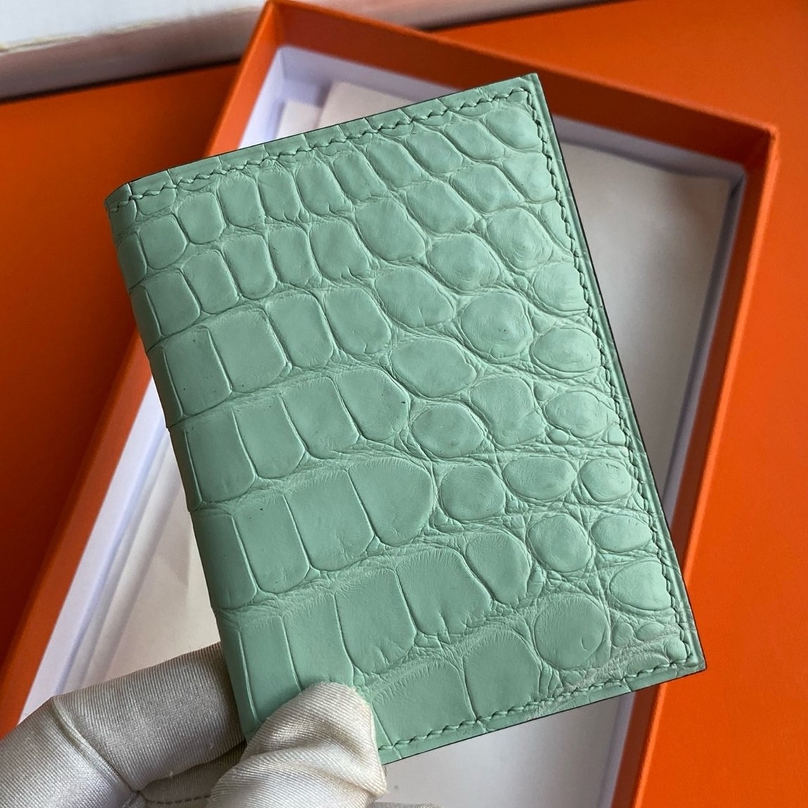 H**mes mc² euclide card holder in vert d''eau matte alligator leather