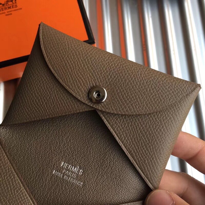 H**mes taupe epsom calvi card holder