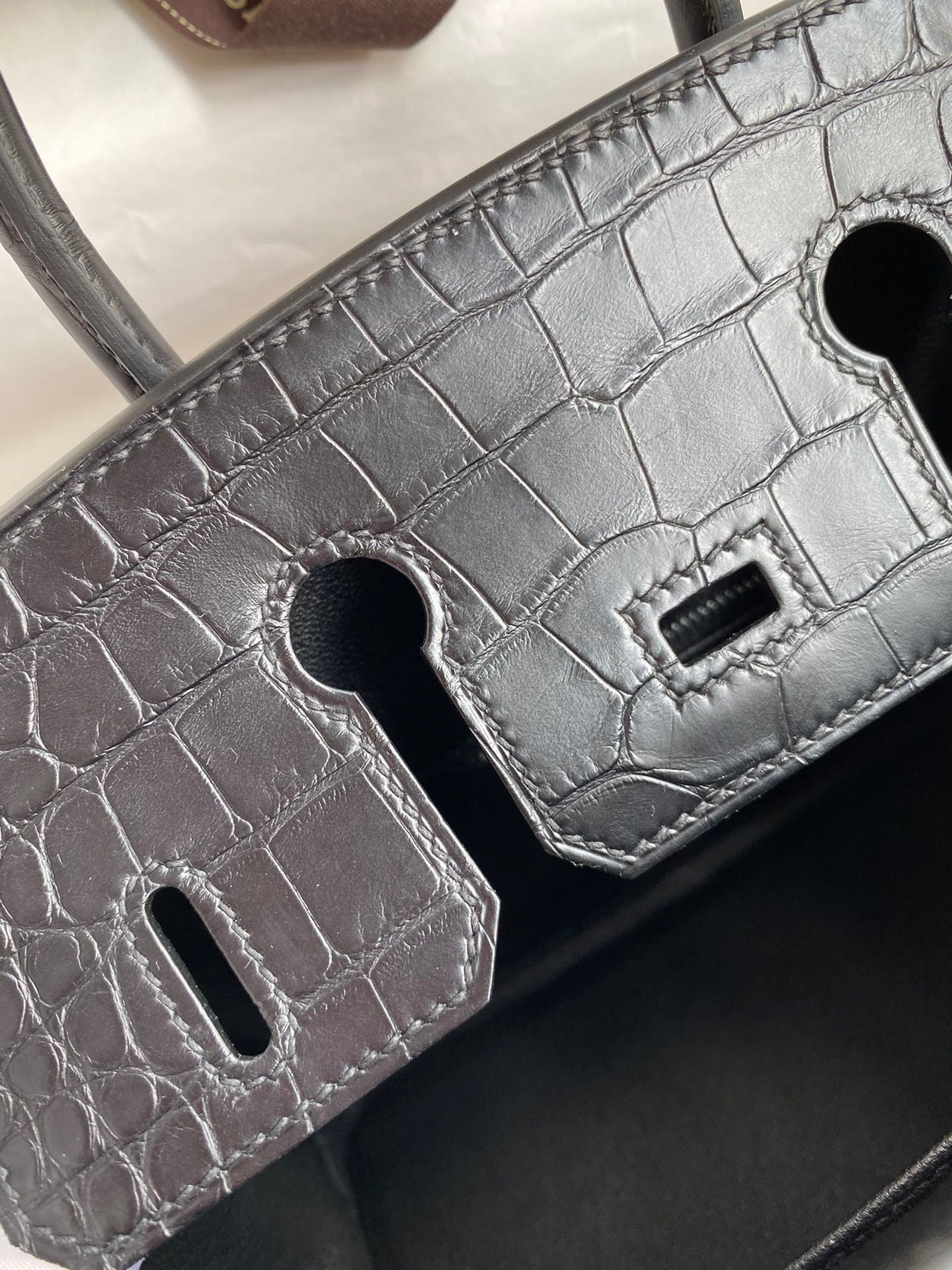 H**mes birkin 25 retourne handmade bag in black matte alligator leather
