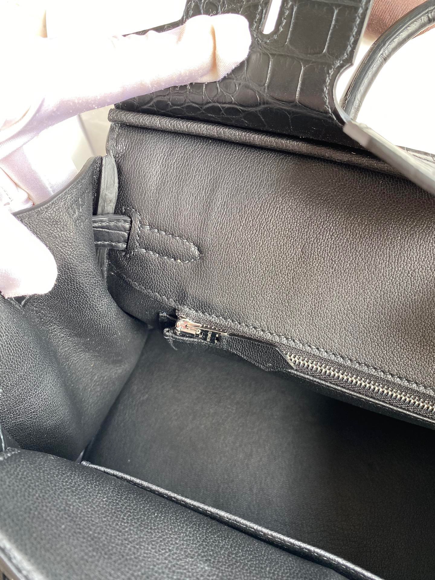 H**mes birkin 25 retourne handmade bag in black matte alligator leather