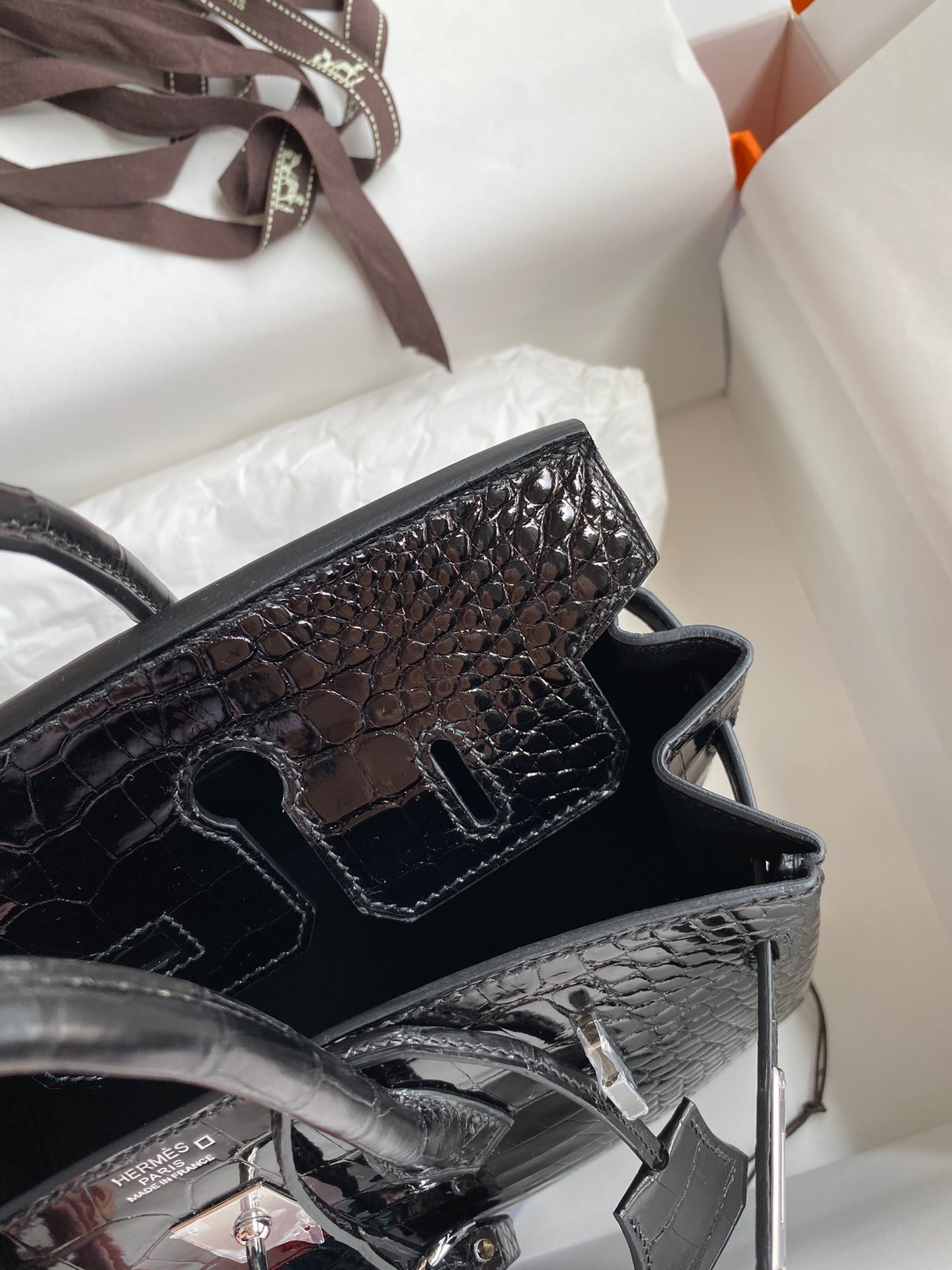 H**mes birkin 25 retourne handmade bag in black shiny alligator leather