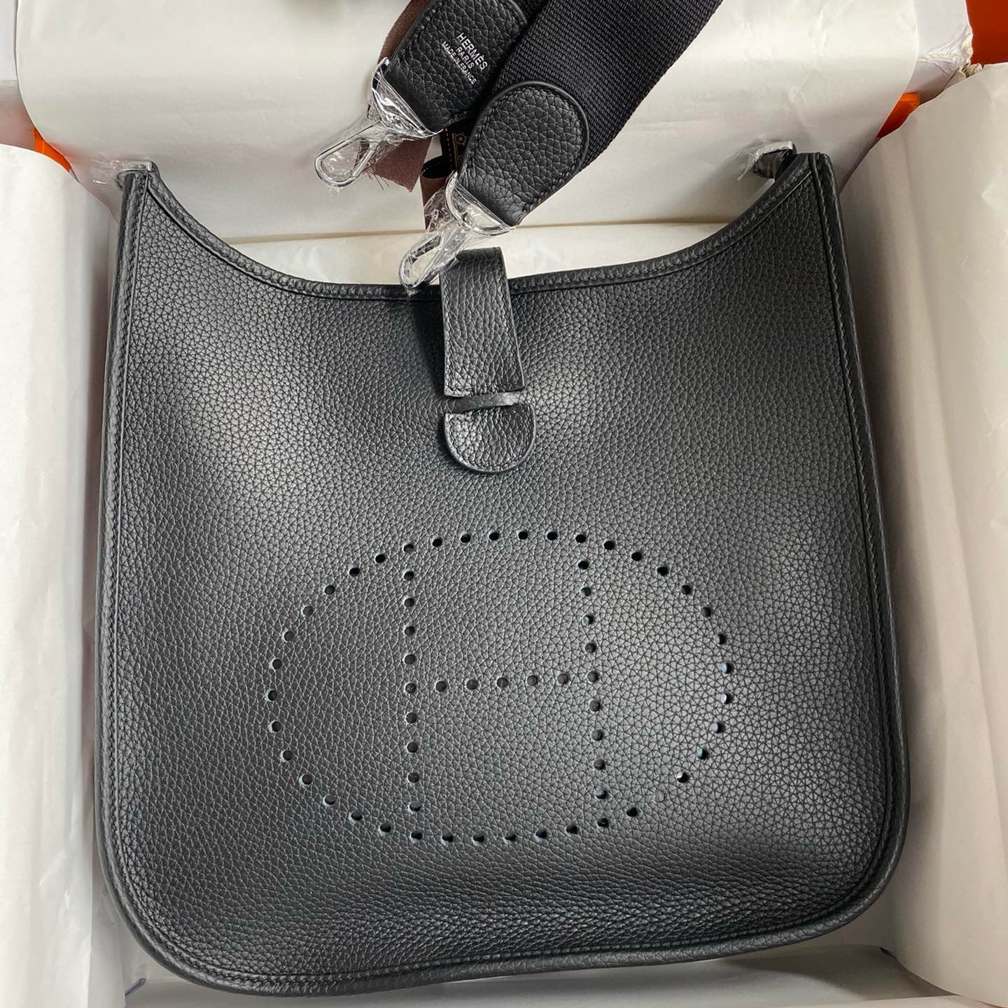 H**mes evelyne iii pm 29 handmade bag in black clemence leather