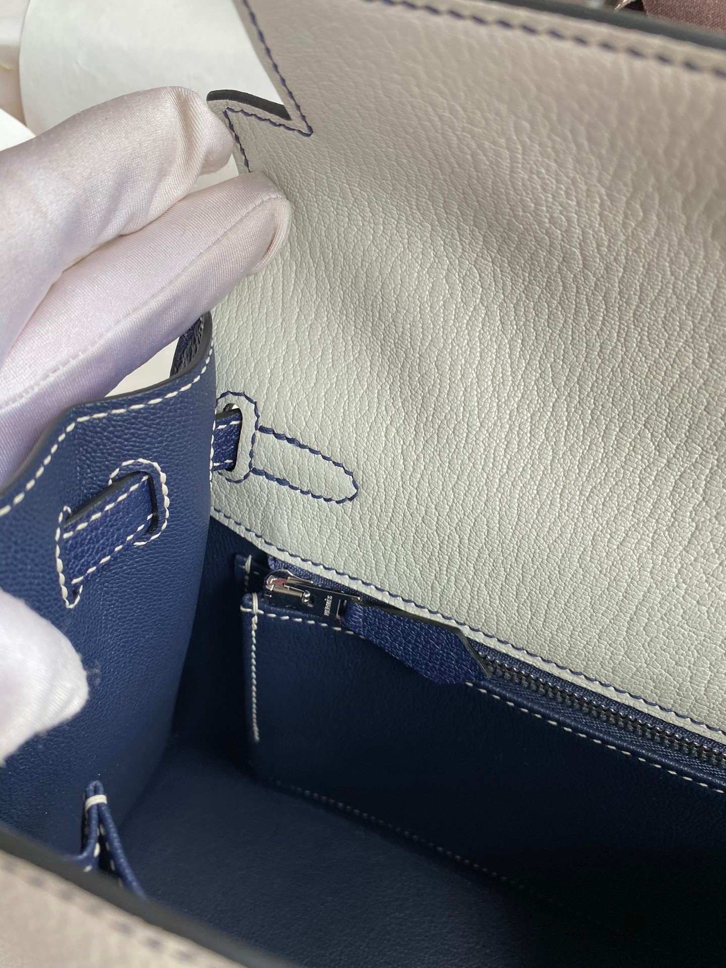 H**mes kelly sellier 25 bicolor bag in pearl grey and blue mysore goatskin