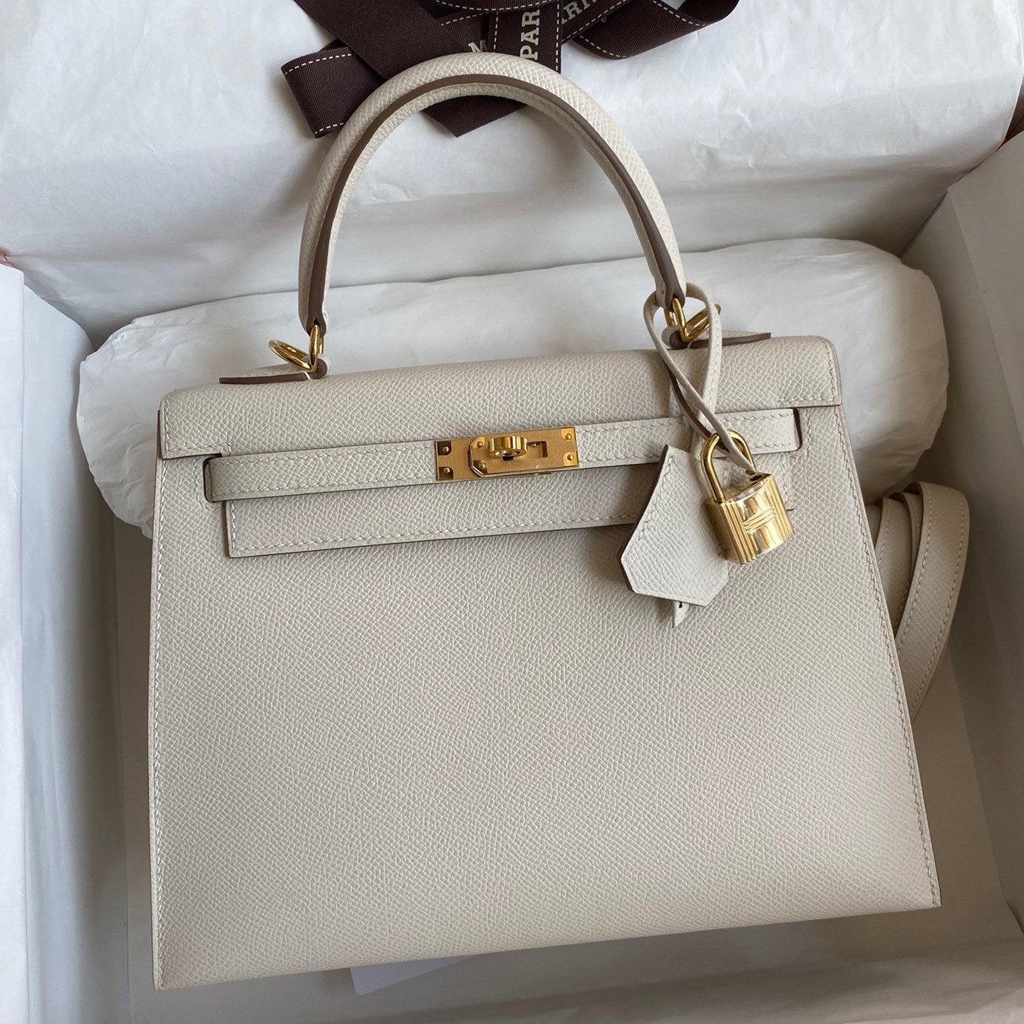 H**mes kelly sellier 25 handmade bag in craie epsom calfskin