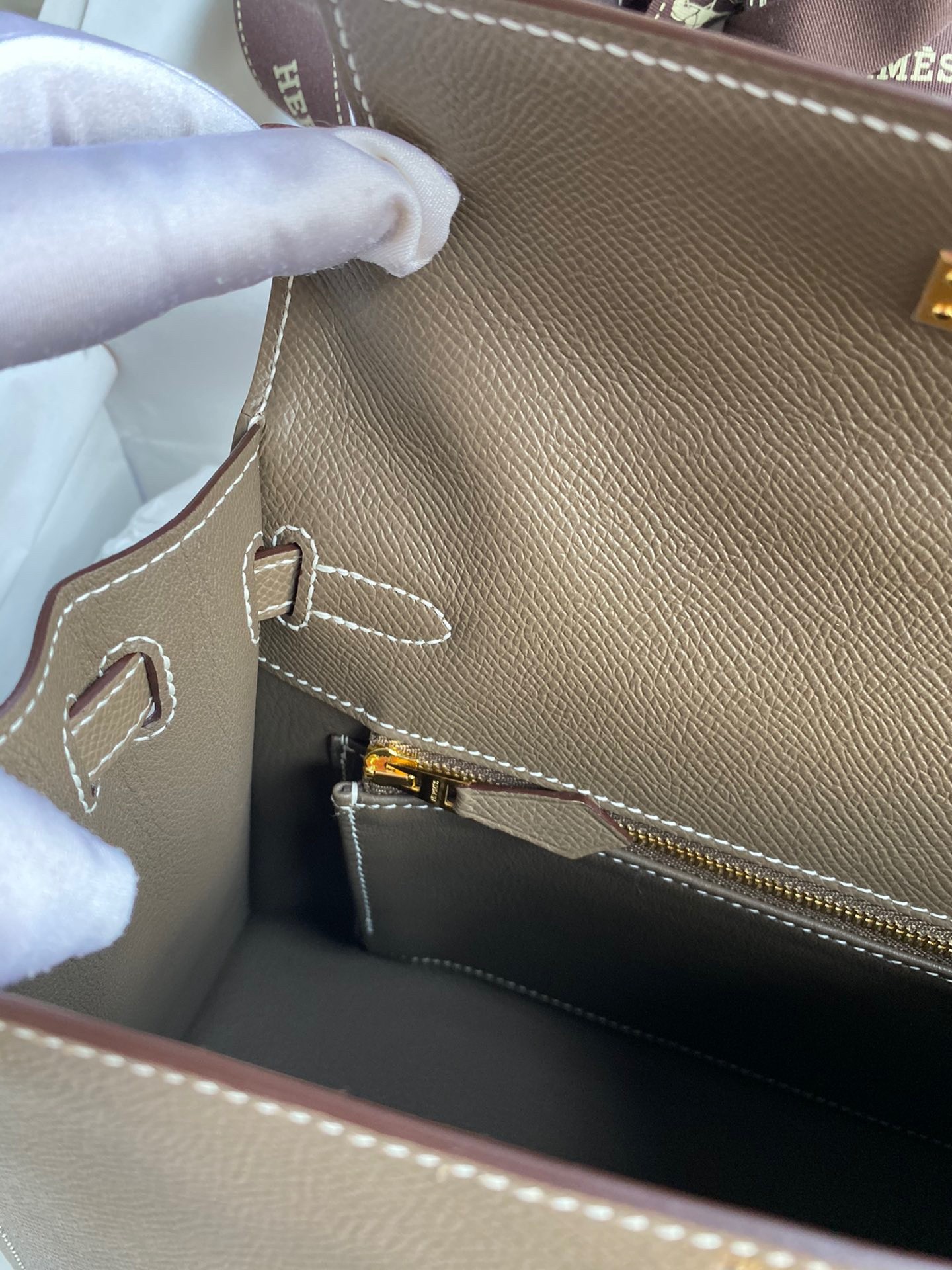 H**mes kelly sellier 25 handmade bag in taupe epsom calfskin