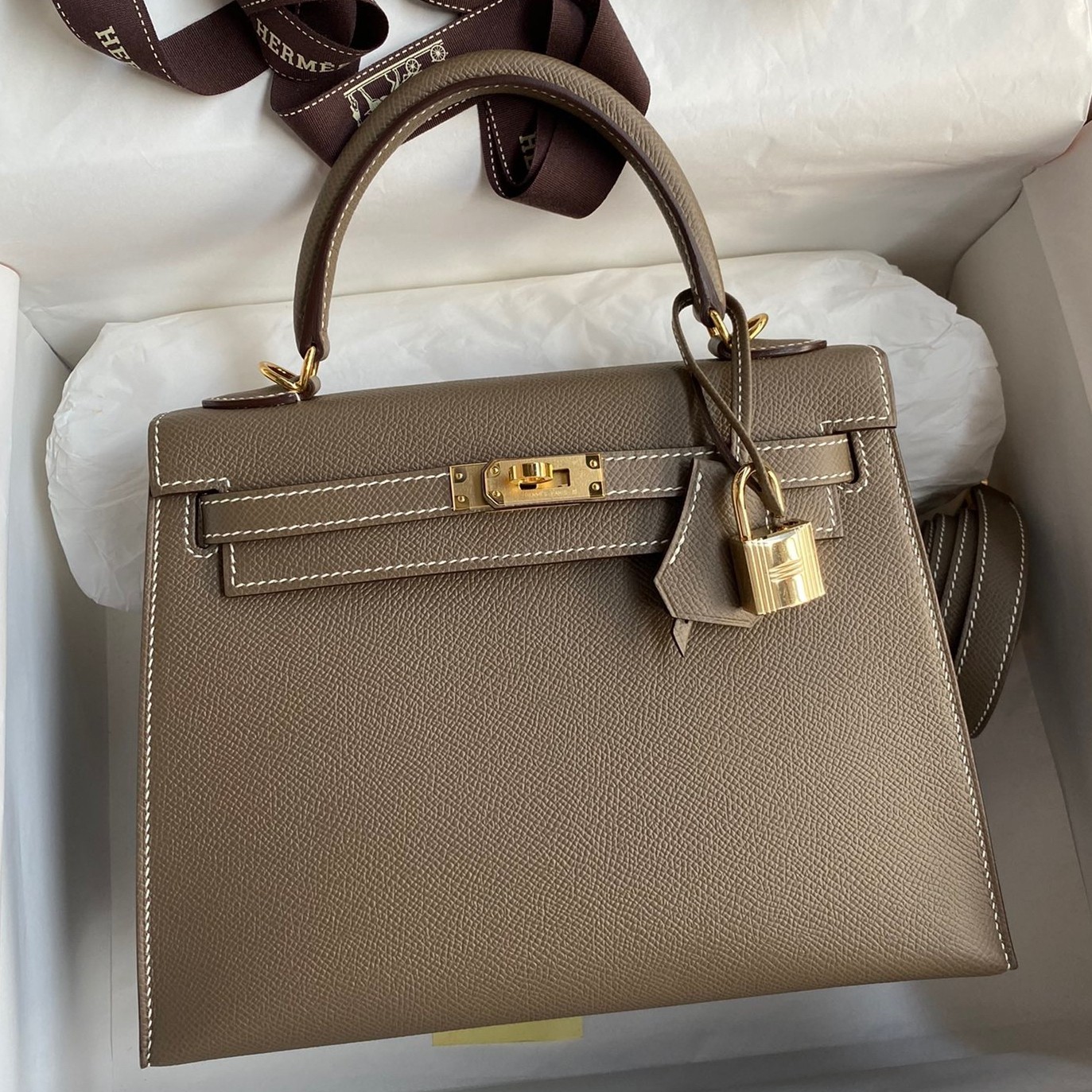 H**mes kelly sellier 25 handmade bag in taupe epsom calfskin