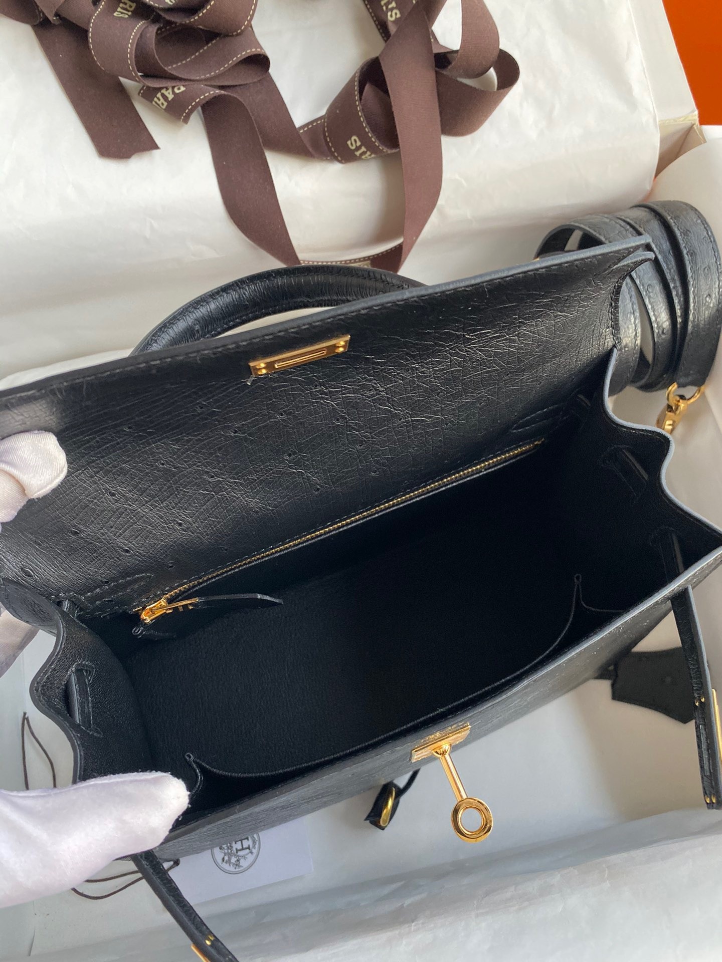H**mes kelly sellier 25 handmade bag in black ostrich leather