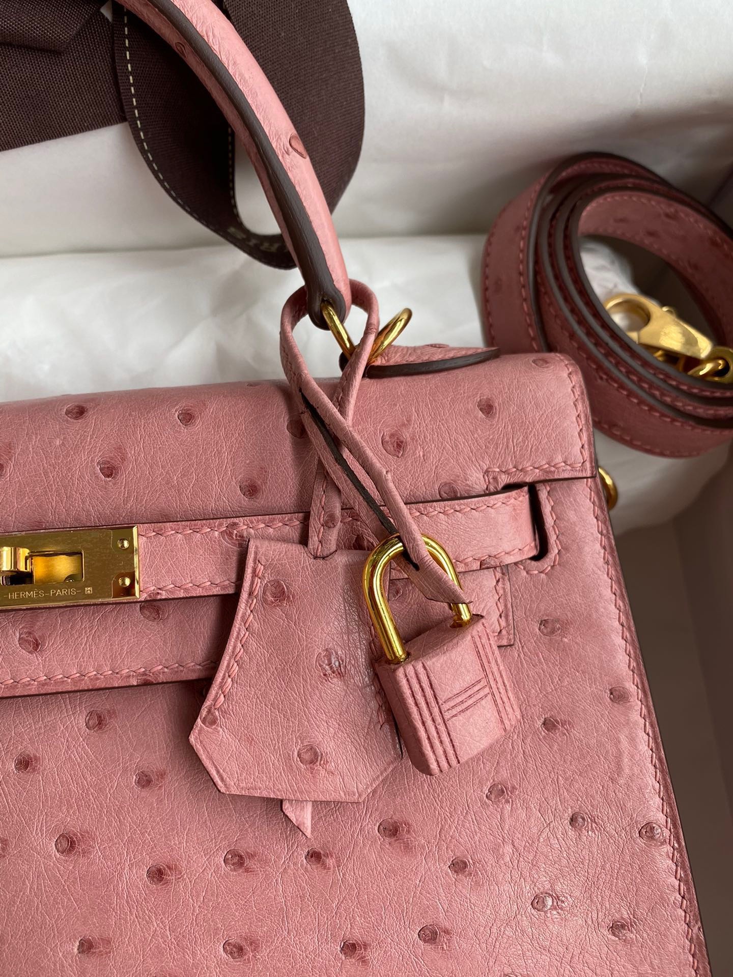 H**mes kelly sellier 25 handmade bag in terre cuite ostrich leather