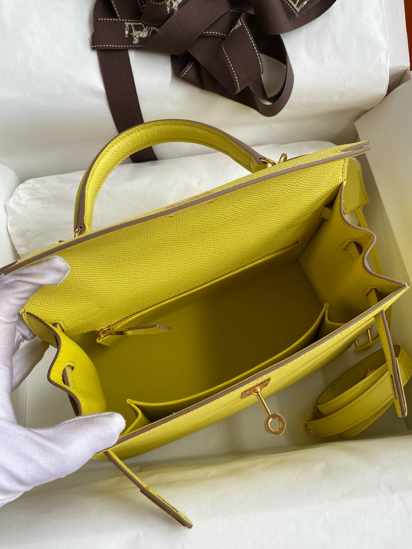 H**mes kelly sellier 28 handmade bag in lime epsom calfskin