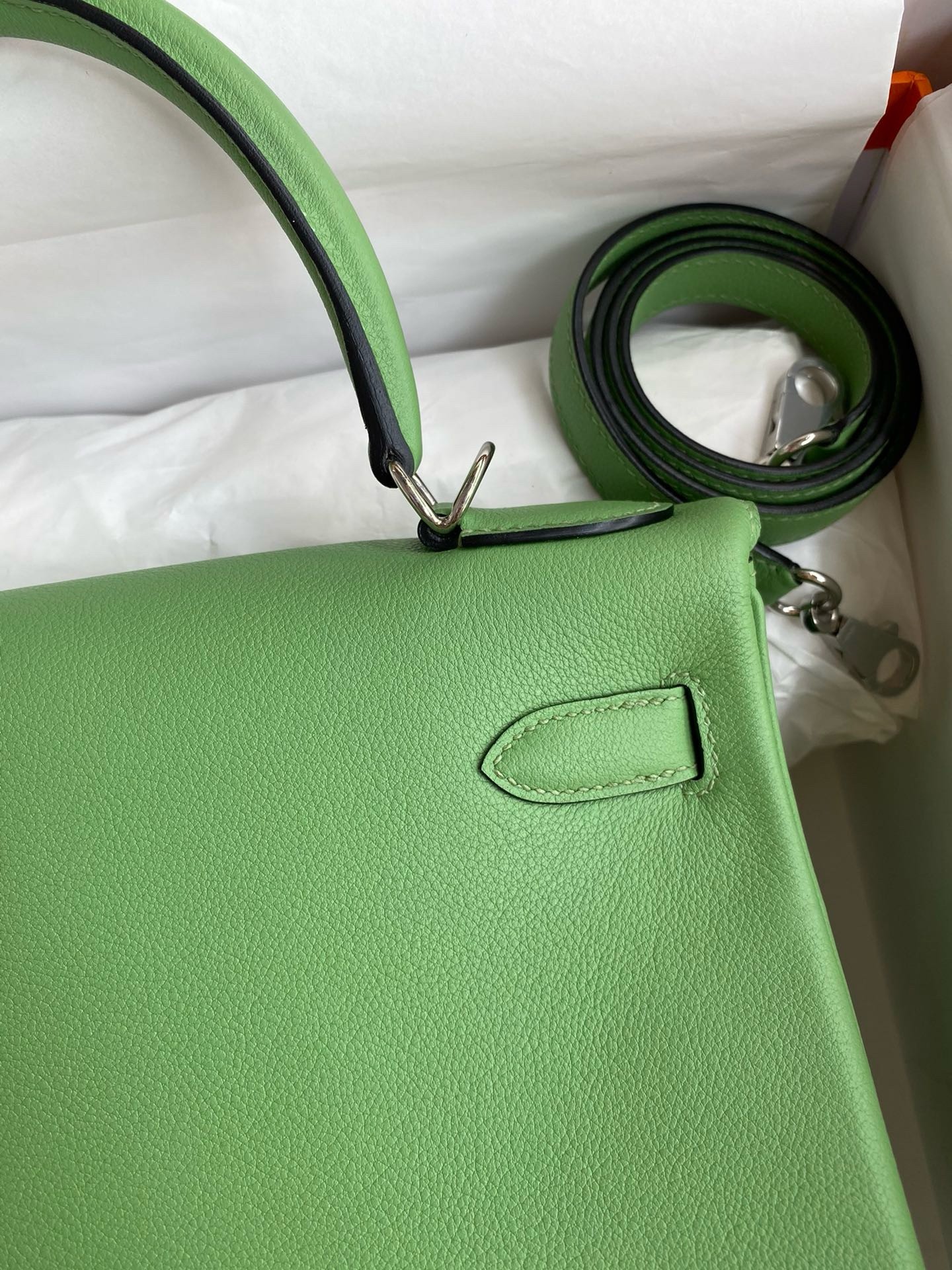 H**mes kelly retourne 28 handmade bag in vert criquet evercolor calfskin