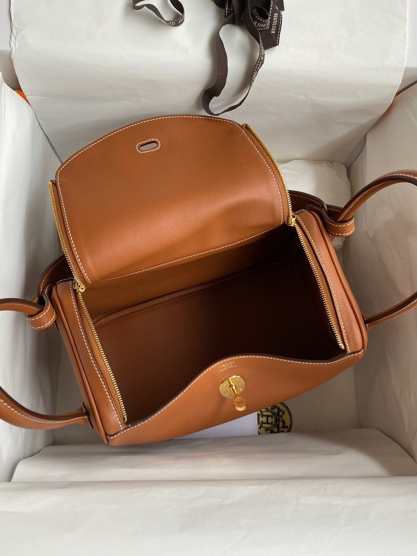 H**mes lindy 26 handmade bag in gold swift calfskin
