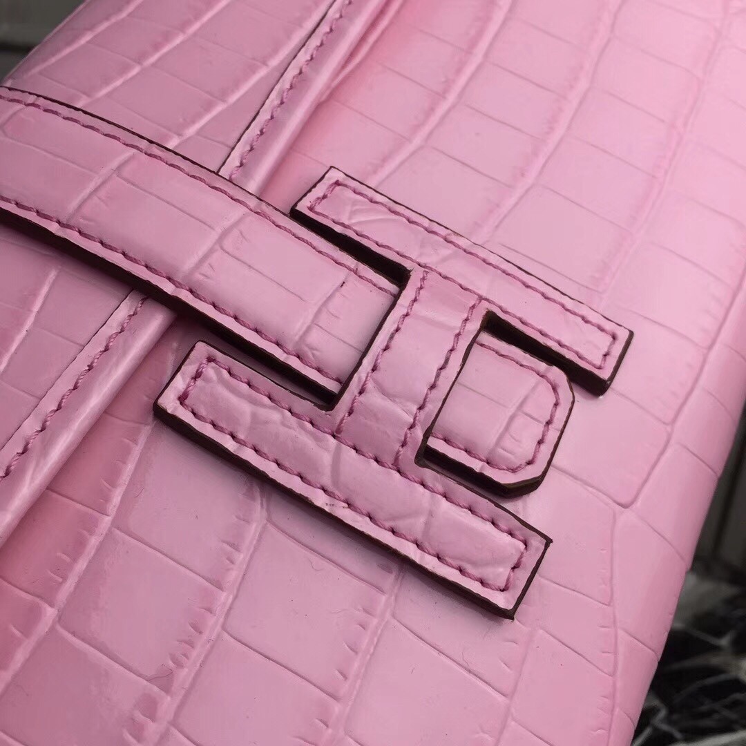 H**mes jige elan 29 clutch in pink crocodile leather