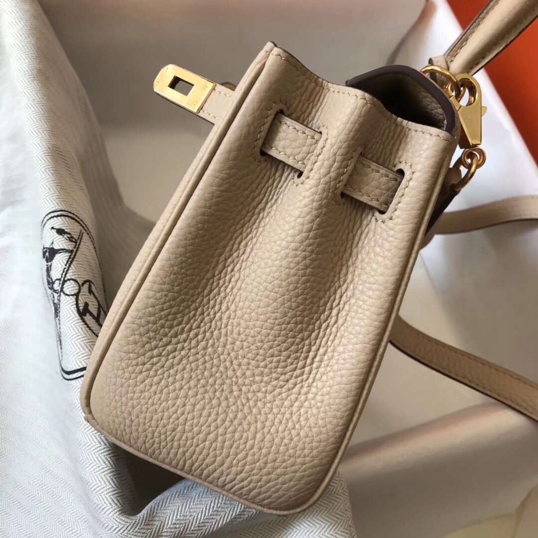 H**mes mini kelly 20cm bag in beige clemence leather