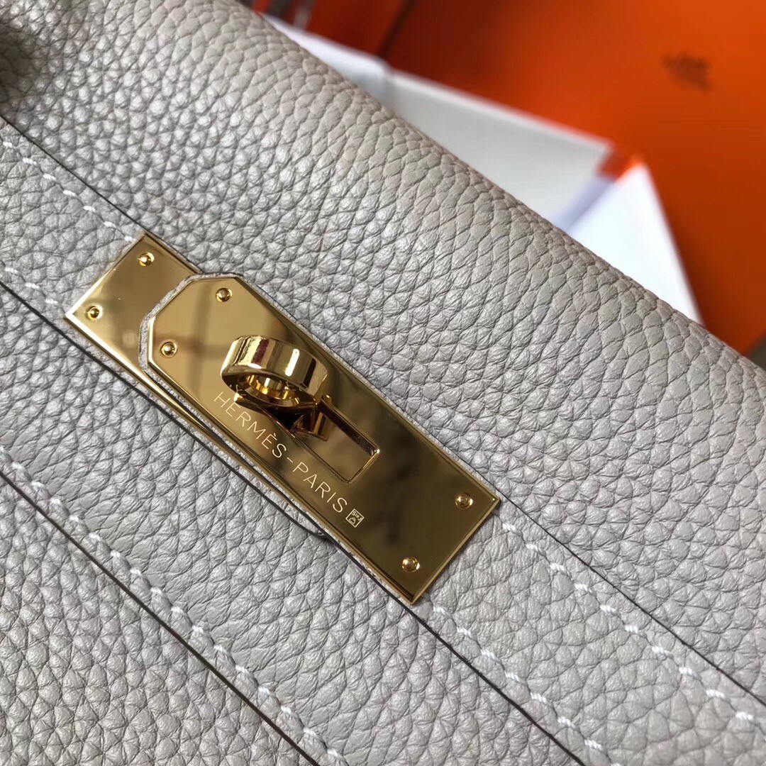H**mes kelly 32cm retourne bag in pearl grey clemence leather