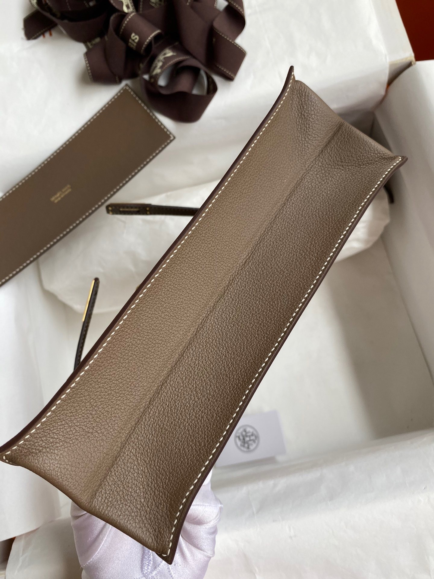 H**mes kelly danse ii handmade bag in taupe evercolor calfskin