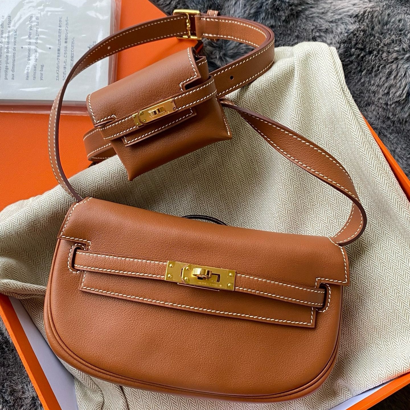 H**me5 kelly moove handmade bag in gold swift calfskin