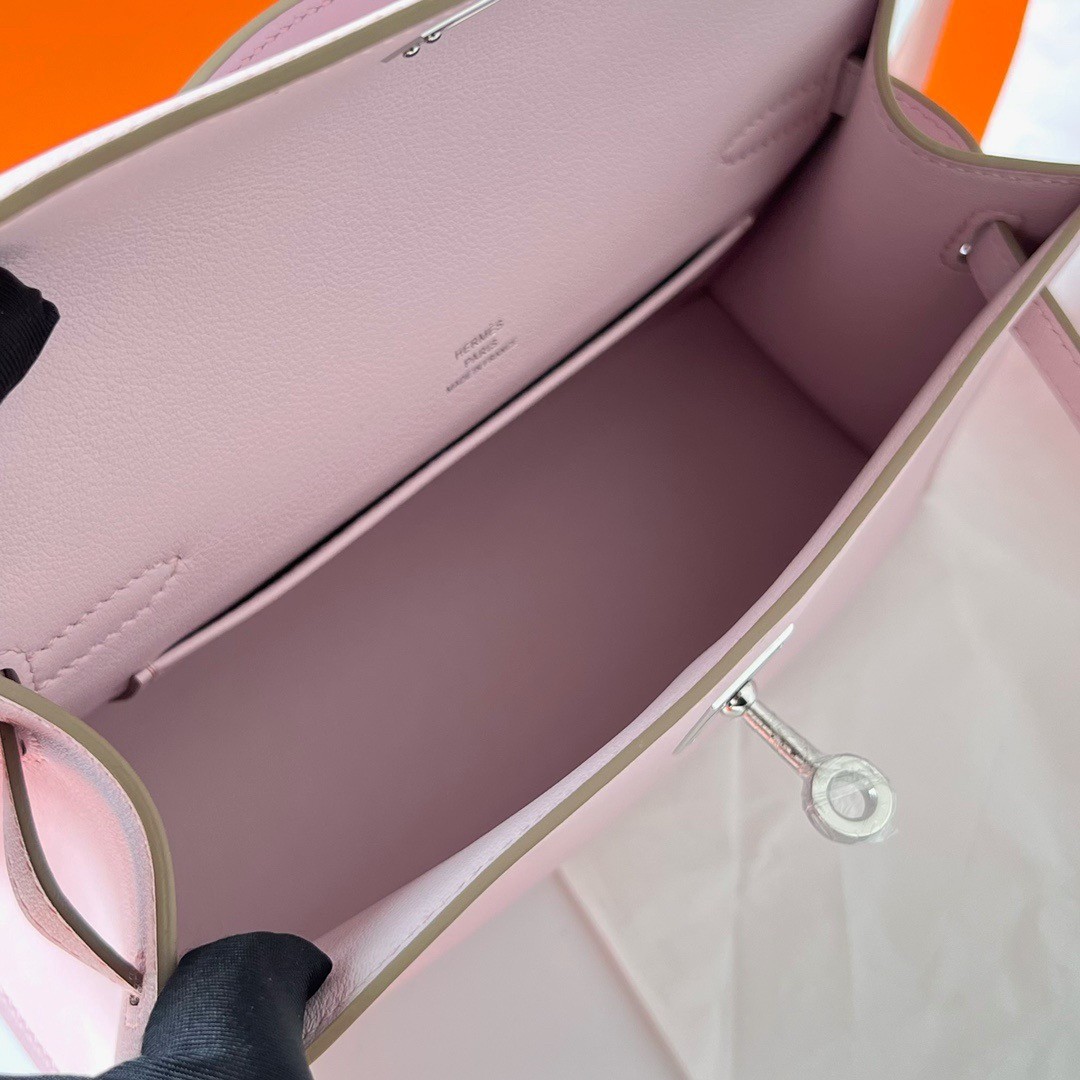 H**mes kelly pochette handmade bag in mauve pale swift calfskin