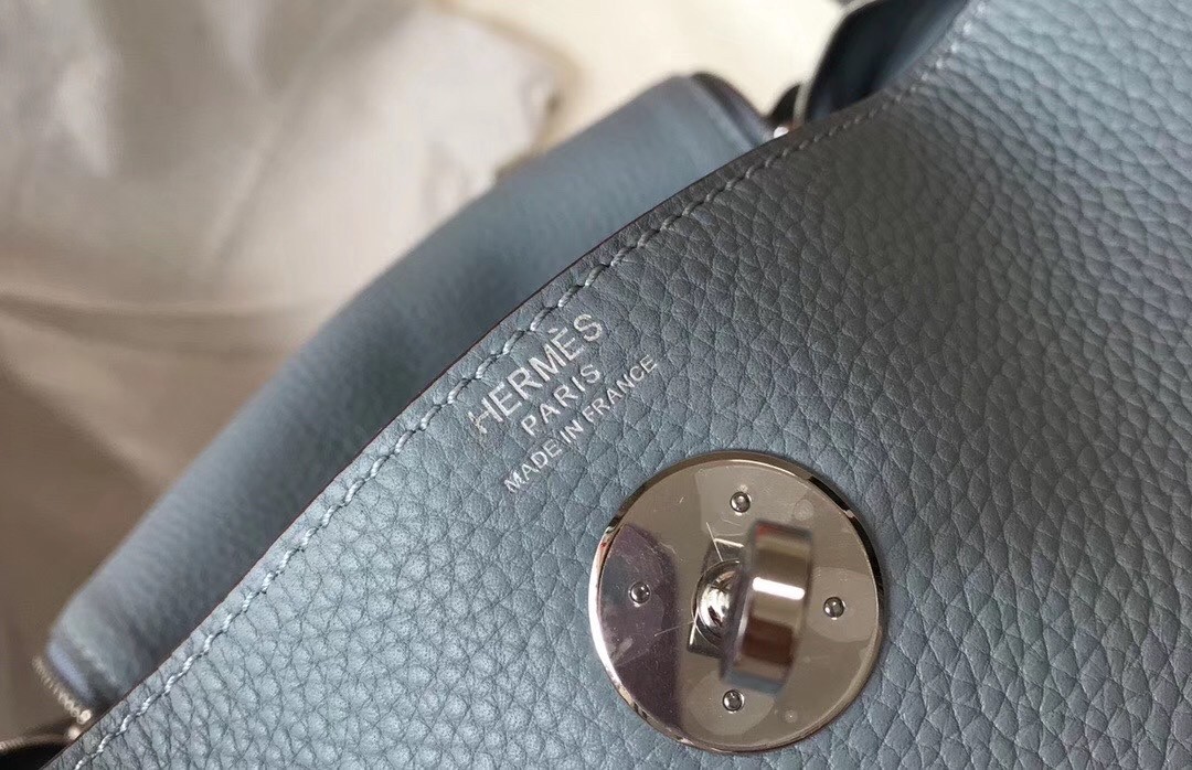 H**mes lindy 26cm bag in blue lin clemence with phw