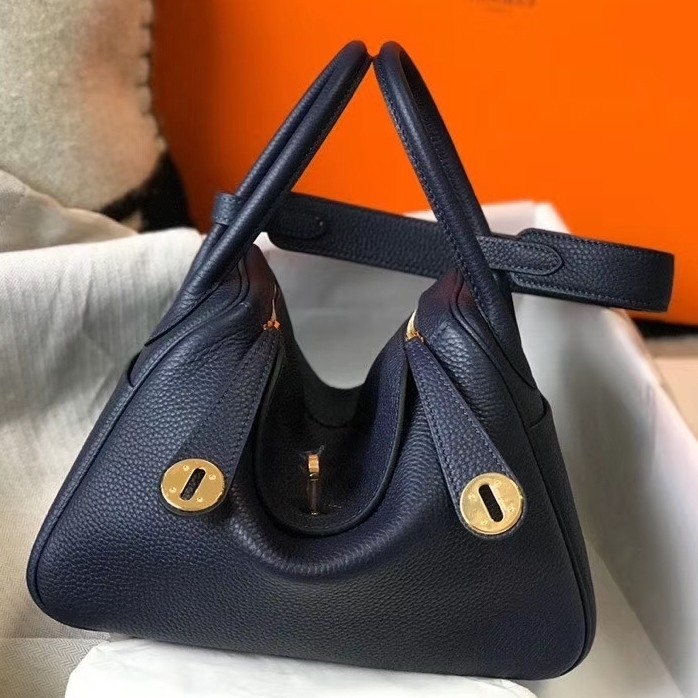 H**mes lindy 26cm bag in navy blue clemence with ghw