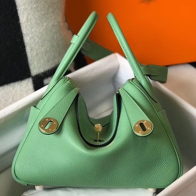 H**mes lindy 26cm bag in vert criquet clemence with ghw